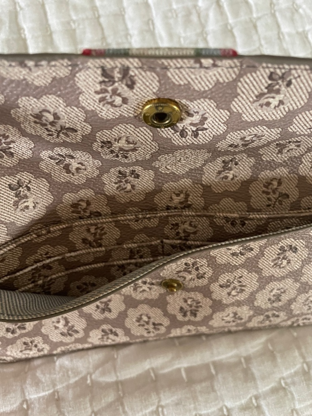 Cath Kidston 🌸 Floral Embossed Wallet with Striped Snap Band - Picture 4 of 4